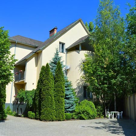 Mini Chisinau Hotel エクステリア 写真