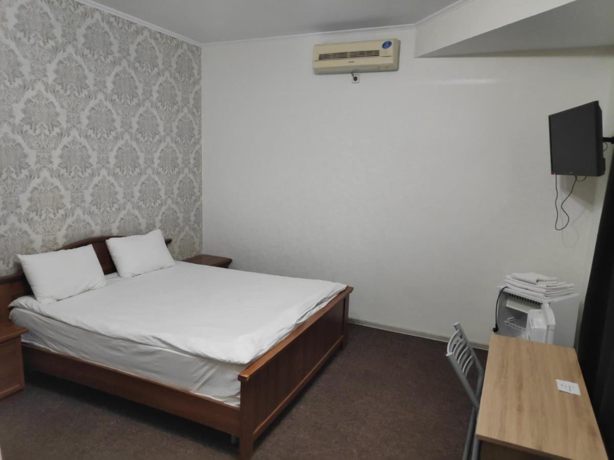 Mini Chisinau Hotel エクステリア 写真