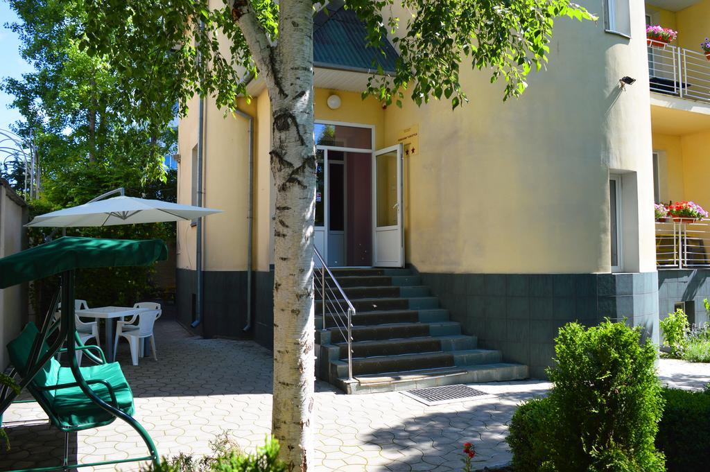 Mini Chisinau Hotel エクステリア 写真