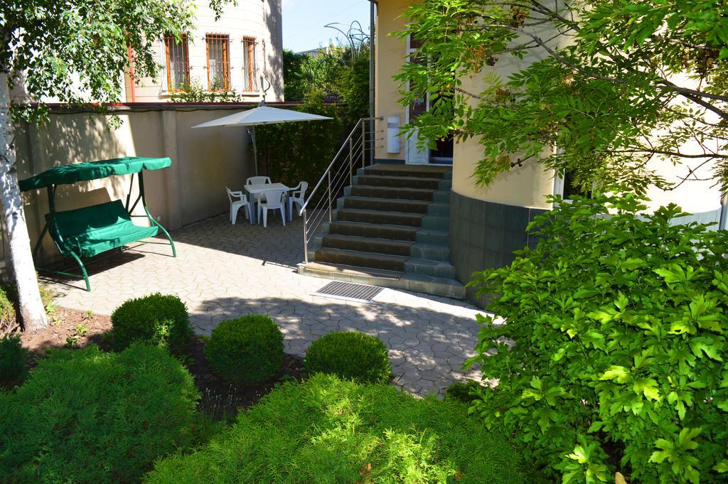 Mini Chisinau Hotel エクステリア 写真