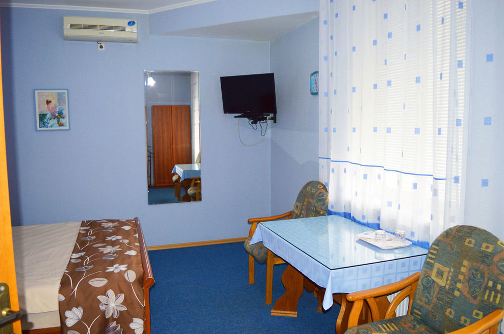 Mini Chisinau Hotel エクステリア 写真