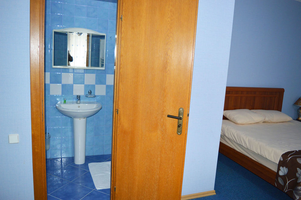 Mini Chisinau Hotel エクステリア 写真