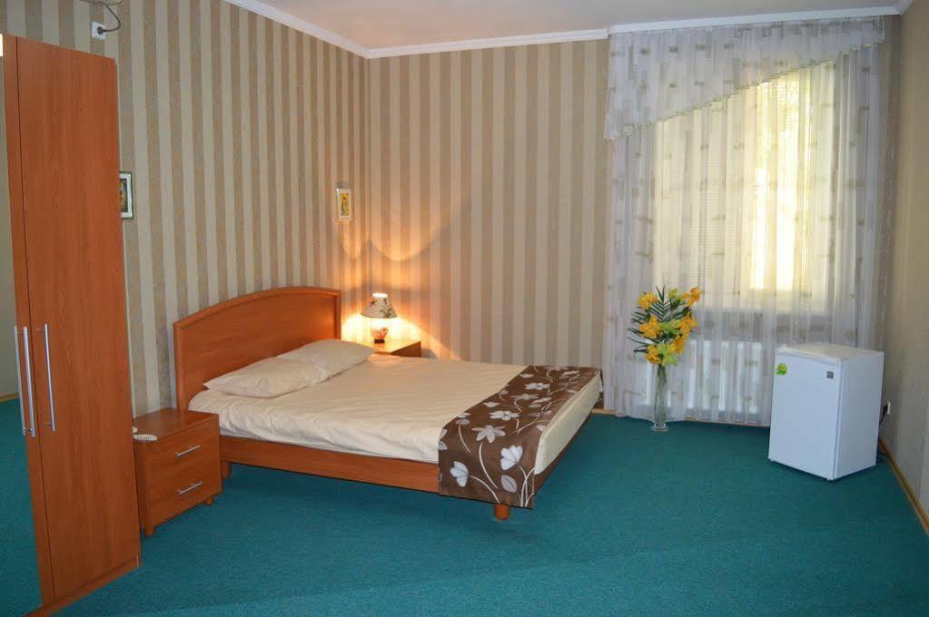 Mini Chisinau Hotel エクステリア 写真